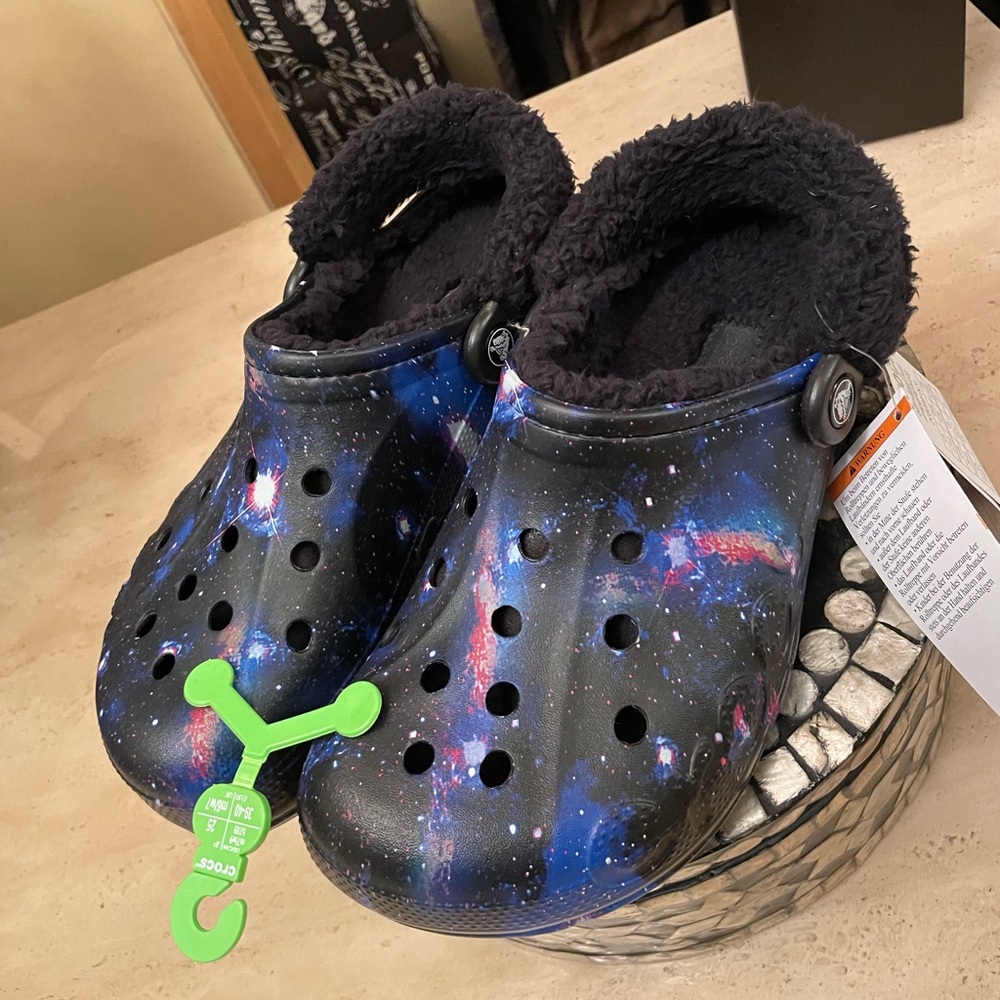 Galaxy printed lined Crocs 7M/9W NWT